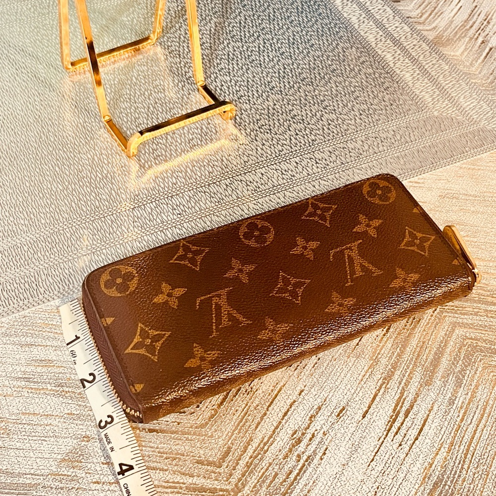 Louis Vuitton Monogram long zippy Wallet - Picture 15 of 15